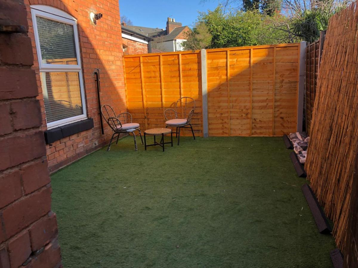 Shm Stays Hs2 Workers Great For Long Term Stays & Short Stays, 15 Min Drive To City Centre & Airport 2 Min Walk To Shops And Train Station Birmingham Exterior foto